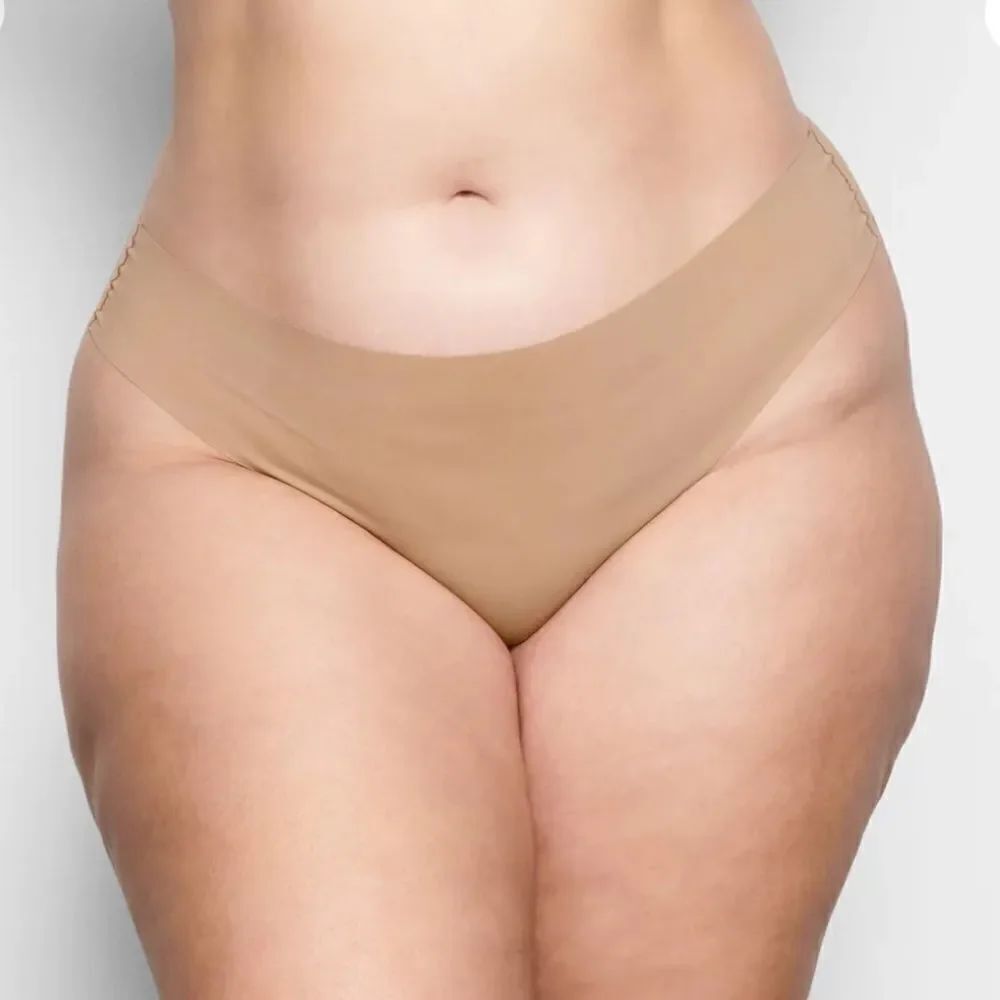 NWT SKIMS Naked Dipped Desert Nude Seamless Thong Panty